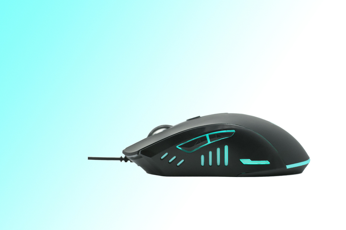 RGB 백글라이트, 4단계 DPI 조절, 플러그 앤 플레이 USB, 전문 사용자와 일반 사용자용 에르고노믹 6D 게임 마우스