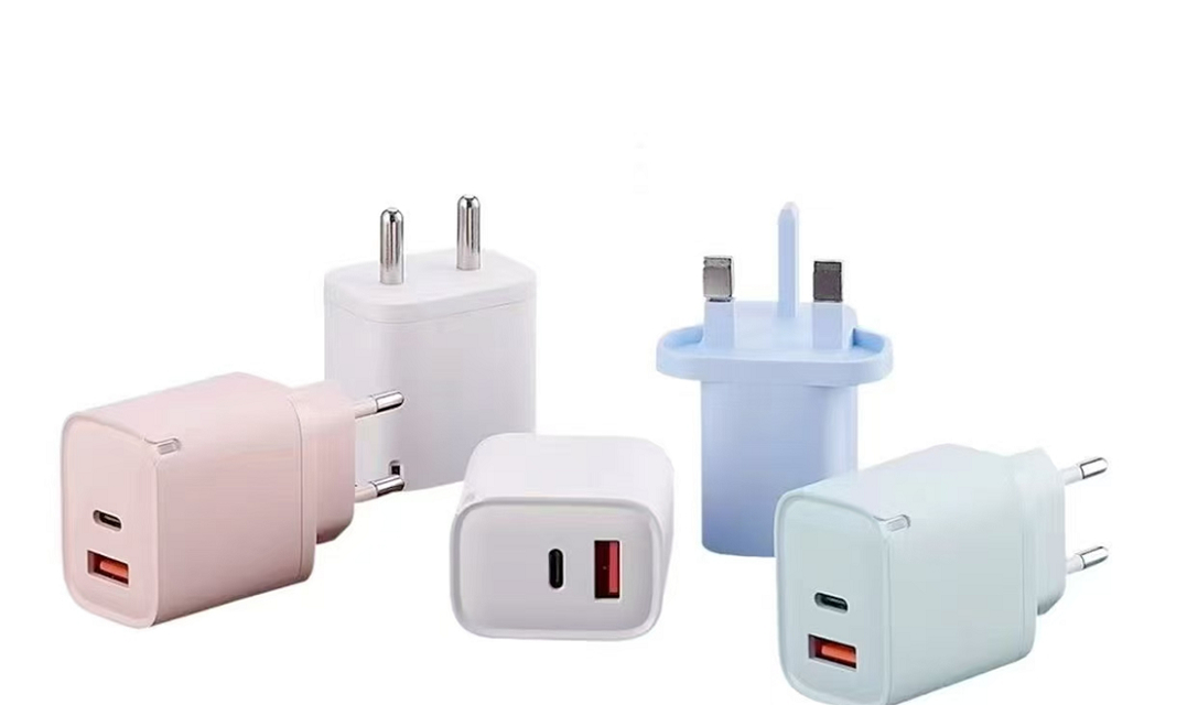 ETEK 20W 듀얼 USB 패스트 충전기, USB-C PD+USB-A QC 3.0 스마트폰, 태블릿 PC 및 기타 USB 전원 장치.